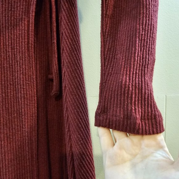 Old Navy Ribbed Midi Wrap Dress - Picture 9 of 10
